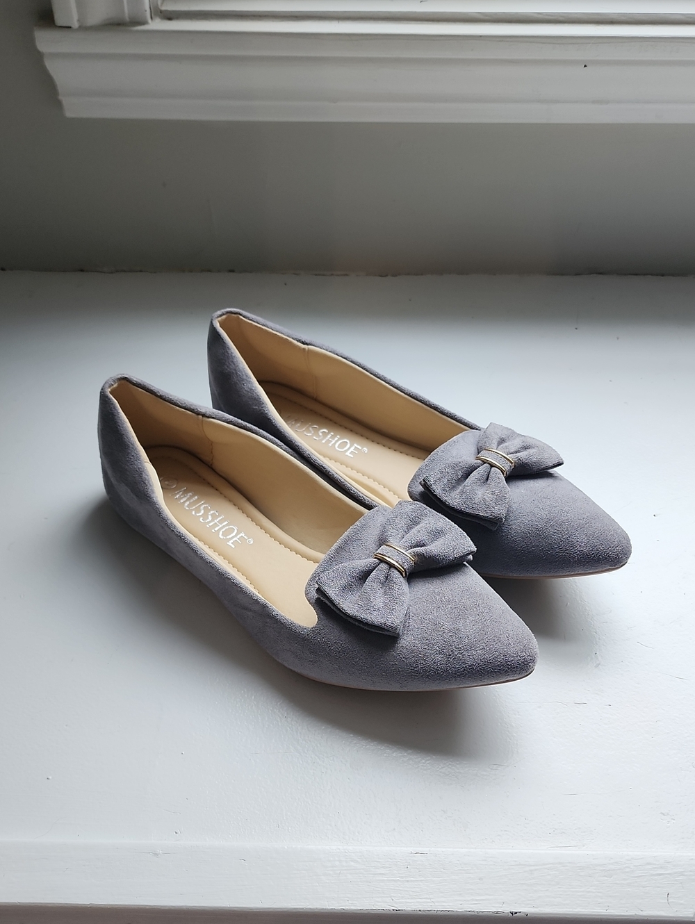Women's Gray Bow Pointed-Toe Flats